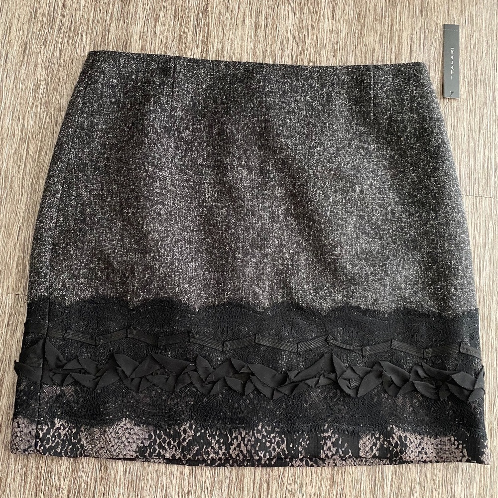 T Tahari Melvina black skirt, size 14